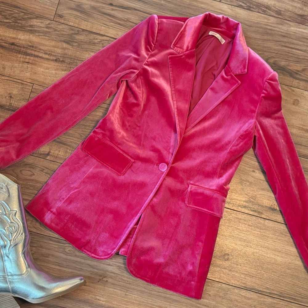 Chic Fuchsia Velvet Women's Blazer